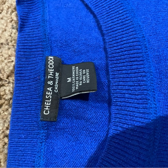 Chelsea and Theodore cashmere long line sweater. Size medium. Royal blue. - Picture 3 of 10